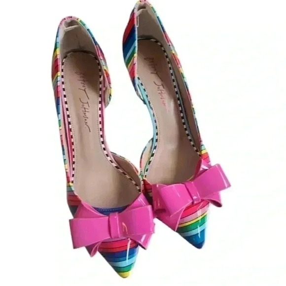 NWOT Betsey Johnson Relay Rainbow Striped Pink Bow Stiletto Pumps Heels Size  8 - Picture 1 of 8